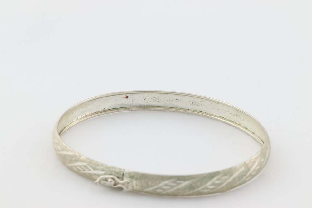 Sterling Silver Textured Bangle Bracelet 7 1/2" inch - Picture 5 of 7
